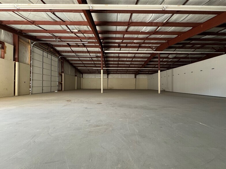 More Photos Of 651 N Main St, Mancos Warehouse For Lease