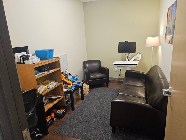 More Photos Of 10690 Del Mar Pky, Aurora Unknown For Lease