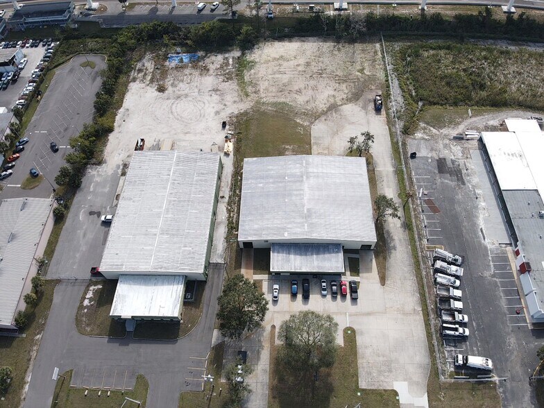 More Photos Of 6801 E Adamo Dr, Tampa Warehouse For Lease