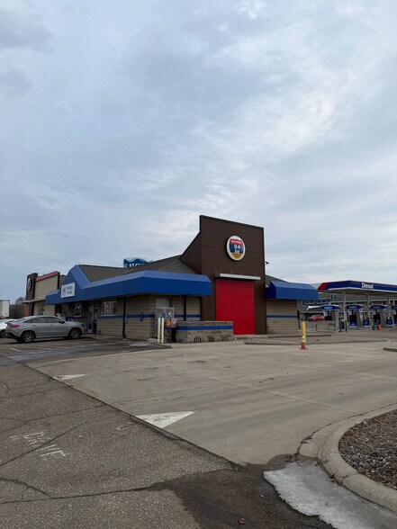Primary Photo Of 4325 Clearwater Rd, Saint Cloud Fast Food For Lease