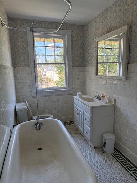 More Photos Of 4225 East Church St, Farmville Office For Sale