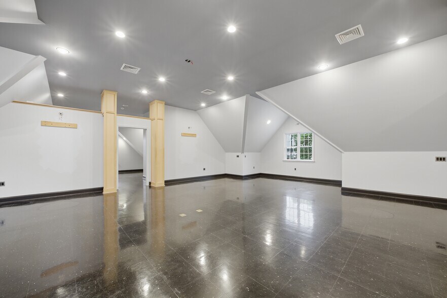 More Photos Of 166 S Broad St, Meriden Medical For Lease