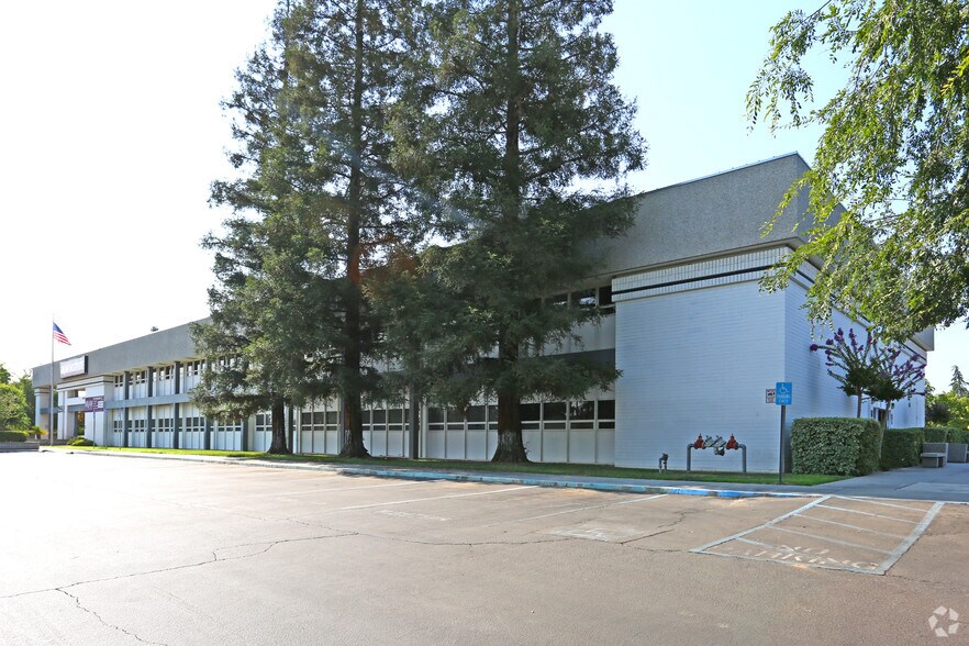 More Photos Of 255 W Bullard Ave, Fresno Office For Lease