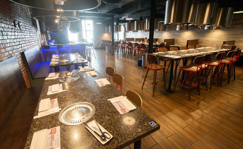 More Photos Of 414-416 W 4th St, Santa Ana Office For Sale