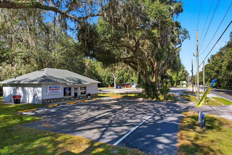 Primary Photo Of 2339 N Country Road 470, Lake Panasoffkee Office For Sale