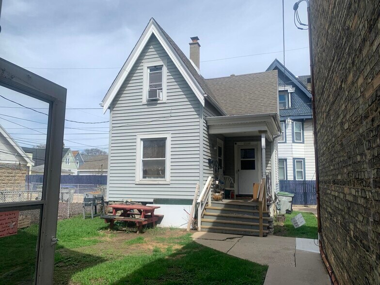 More Photos Of 2904 W Arthur Ave, Milwaukee Storefront Retail Residential For Sale