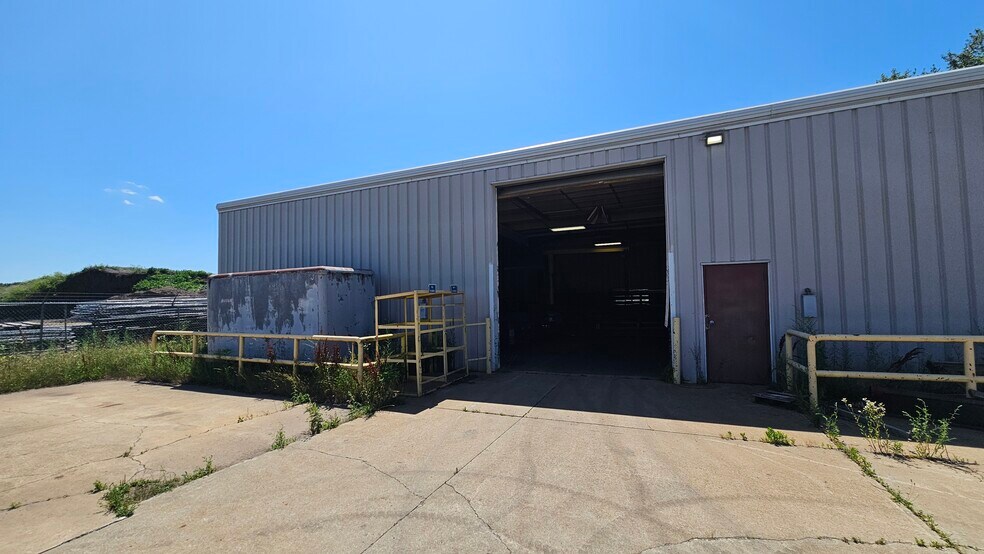 More Photos Of 2008 Ohio St, La Porte Manufacturing For Sale