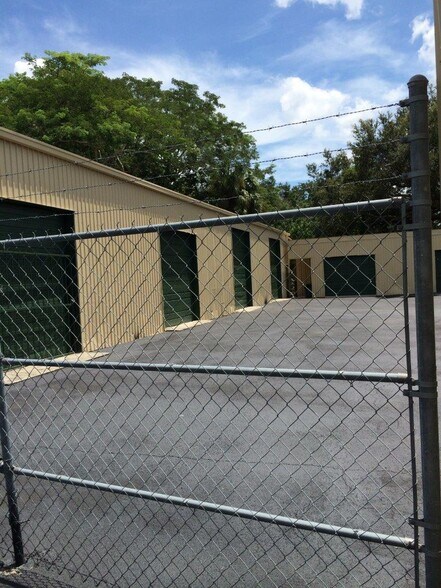 More Photos Of 3408 Avenue W NW, Winter Haven Warehouse For Lease