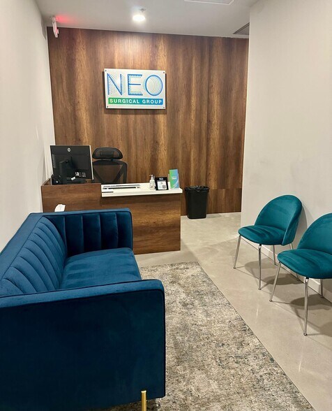 More Photos Of 1711 Amazing Way, Ocoee Storefront Retail Office For Sale