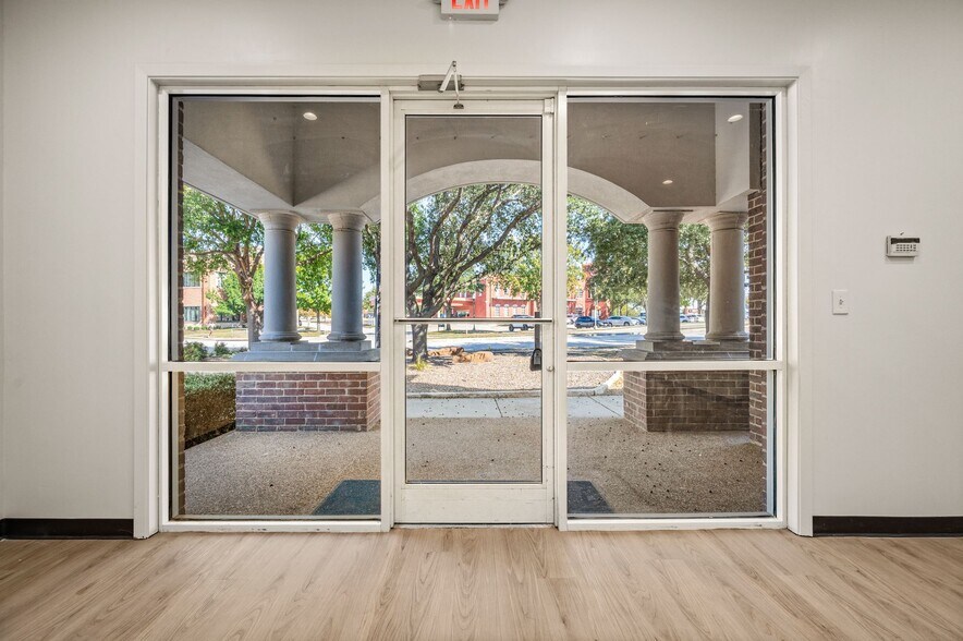 More Photos Of 5708 Colleyville Blvd, Colleyville Medical For Lease