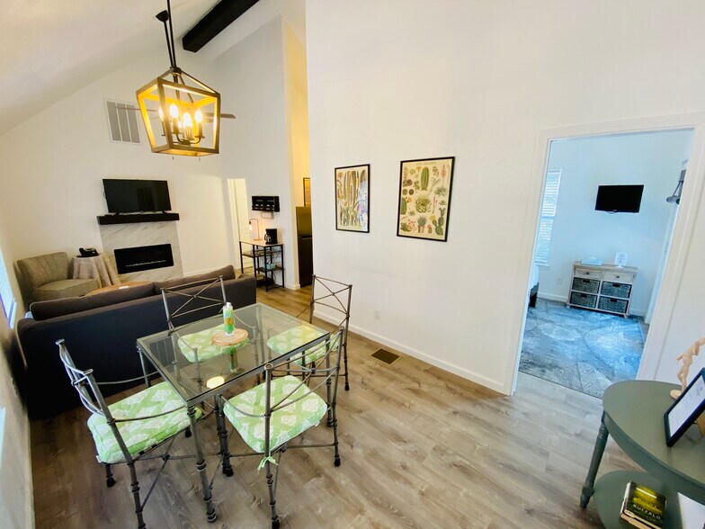 More Photos Of 104 Scudder Ln, Wimberley Hotel For Sale