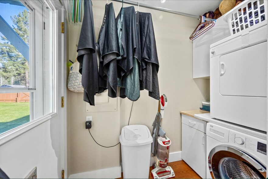 More Photos Of 401 N Stephen St, Clark Fork Storefront Retail Residential For Sale