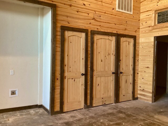More Photos Of 189 Broadway St, Alba Storefront Retail Office For Sale