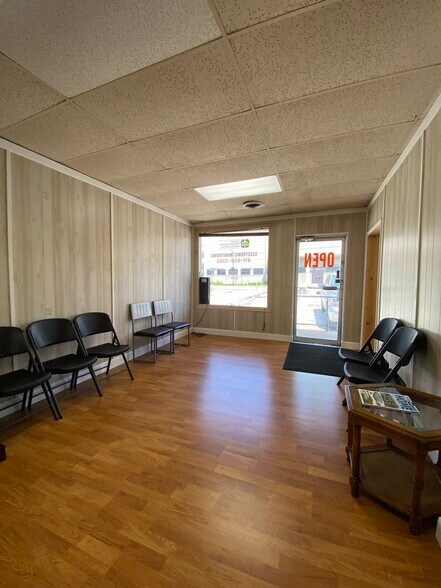 More Photos Of 943 N Boonville Ave, Springfield Office For Sale