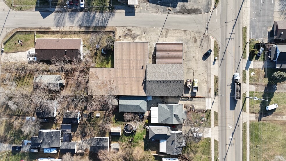 More Photos Of 3125 Yankee Rd, Middletown Auto Repair For Sale