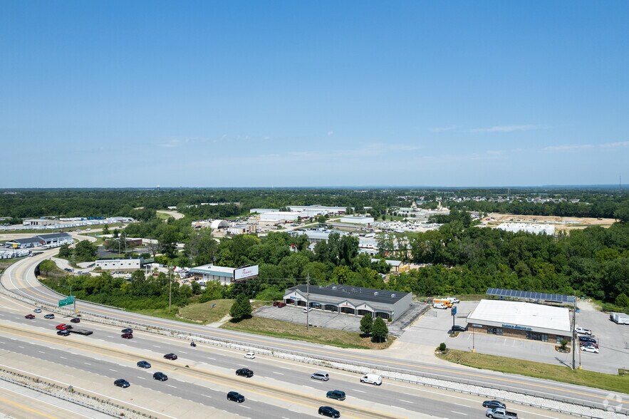 More Photos Of 1601-1611 E Terra Ln, O'Fallon Flex For Lease