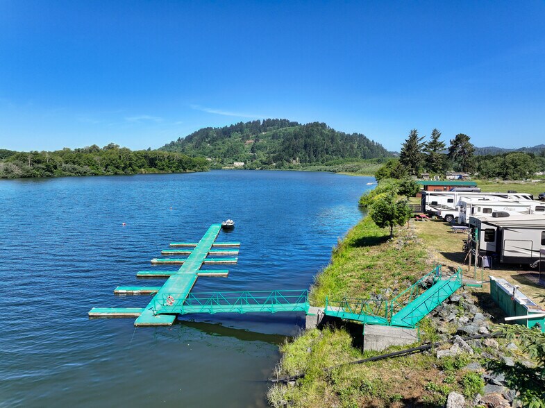 More Photos Of 17581 US Highway 101 N, Klamath Trailer Camper Park For Sale