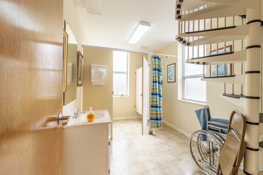 More Photos Of 5502 Dayton Blvd, Chattanooga Religious Facility For Sale