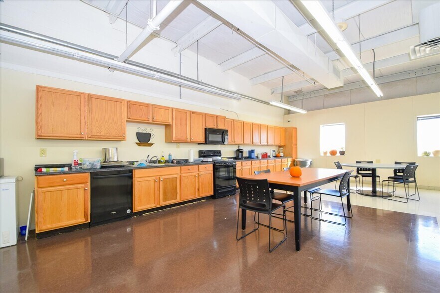 More Photos Of 1045 N Main St, Rocky Mount Freestanding For Sale