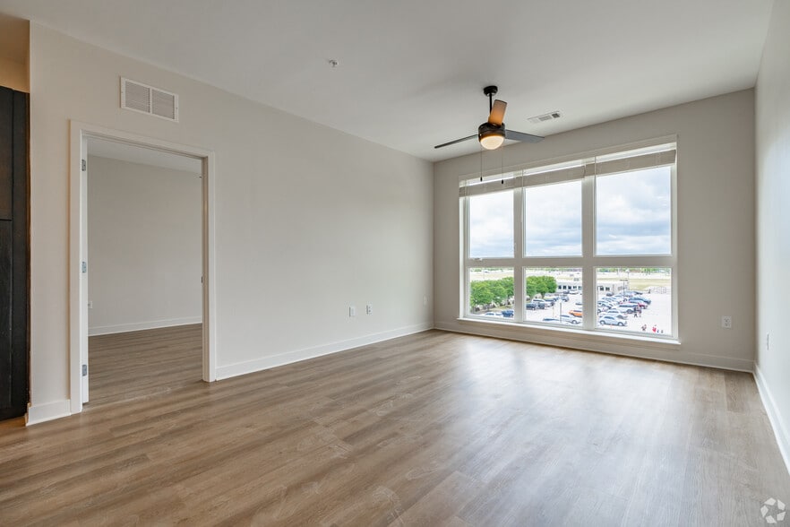 More Photos Of 300 S Hollywood St, Memphis Apartments For Sale