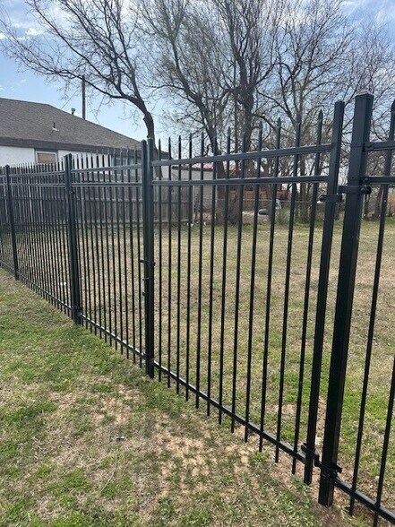 More Photos Of 9110 N Western Ave, Oklahoma City Freestanding For Lease