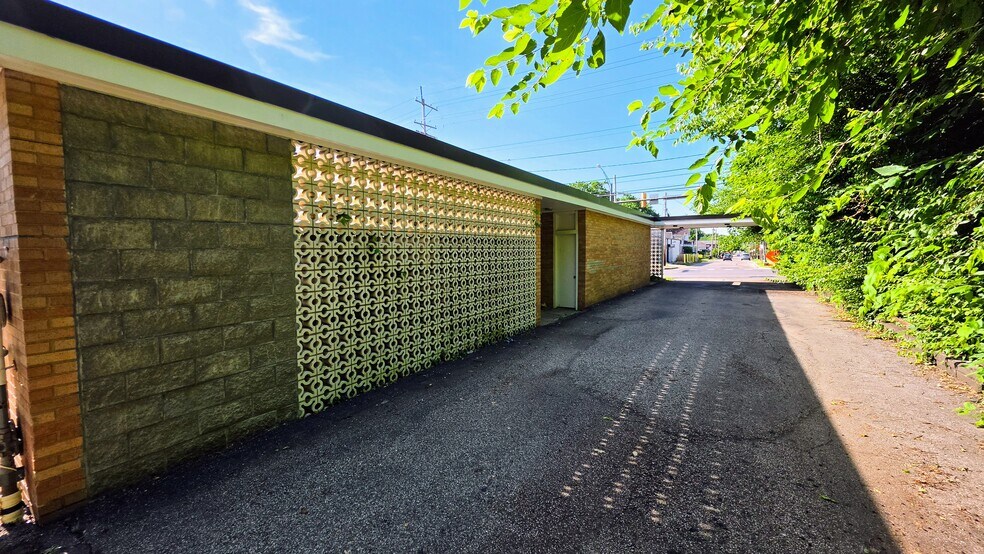 More Photos Of 1848-1850 W Galbraith Rd, Cincinnati Office For Sale
