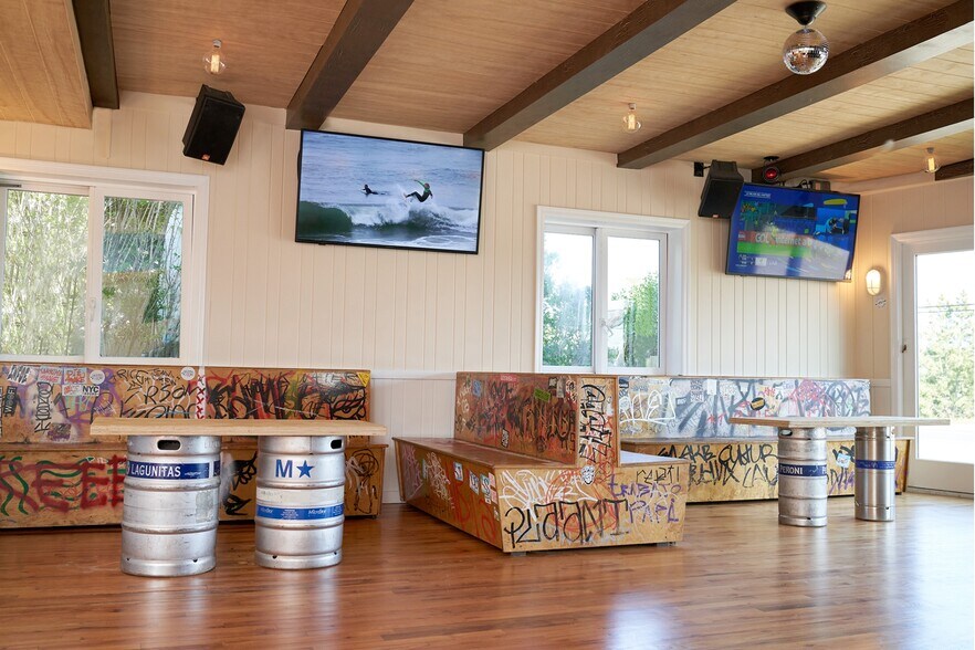 More Photos Of 2095 Montauk Hwy, Amagansett Restaurant For Lease