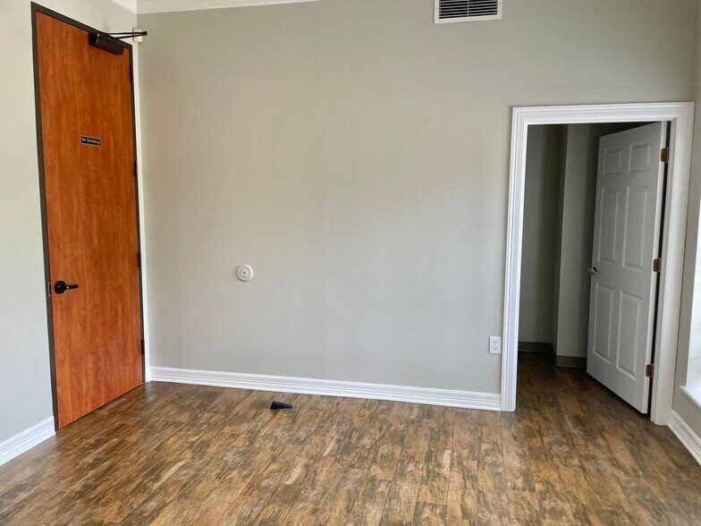 More Photos Of 613 Russell Blvd, Nacogdoches Healthcare For Lease