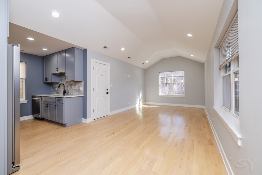 More Photos Of 6126 Eberhart ave, Chicago Apartments For Sale