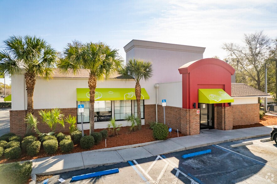 More Photos Of 4011 E Busch Blvd, Tampa Fast Food For Lease