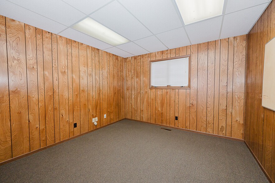 More Photos Of 1482 Butler Rd, Worthington Medical For Sale