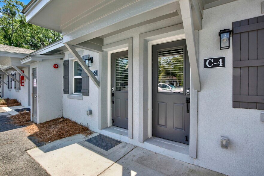 More Photos Of 733 W 52nd St, Savannah Apartments For Sale
