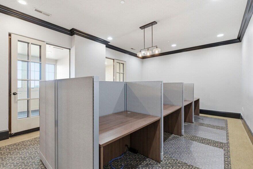 More Photos Of 1531 E Bradford Pky, Springfield Medical For Lease