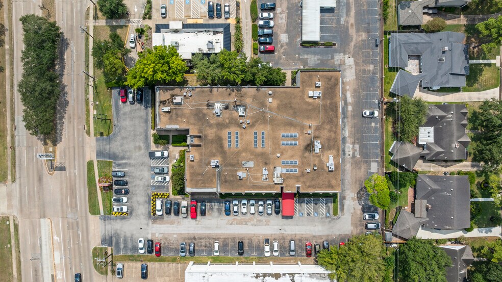 More Photos Of 909 Dairy Ashford Rd, Houston Office For Lease