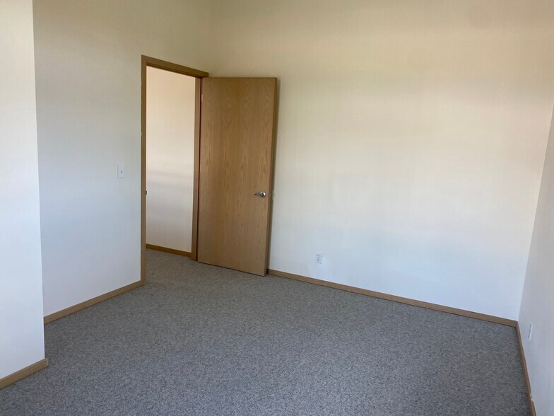 More Photos Of 12911 SE Kent Kangley Rd, Kent Medical For Lease