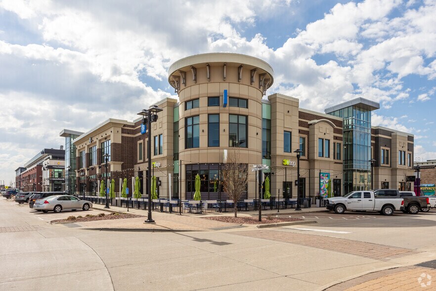 More Photos Of 1615 SW Main St, Ankeny General Retail For Lease