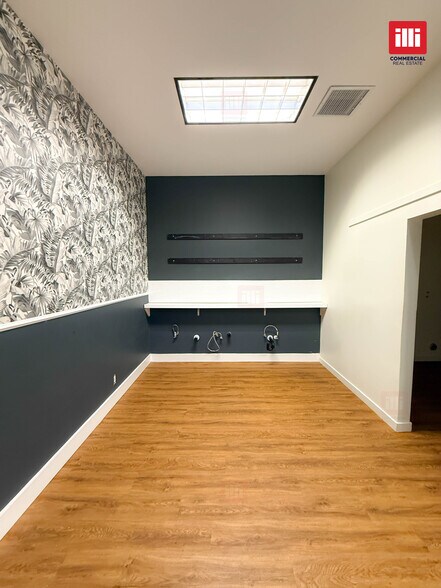 More Photos Of 4058-4068 S Victoria Ave, View Park Storefront Retail Office For Lease