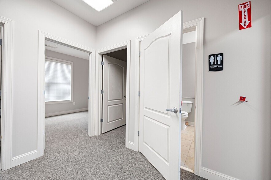 More Photos Of 1350 Wooten Lake Rd, Kennesaw Office For Lease