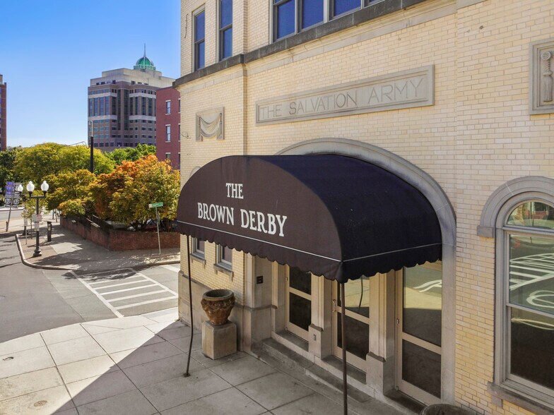 More Photos Of 22 Clinton Ave, Albany Office For Sale