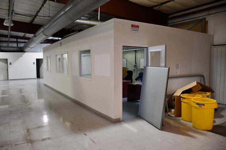 More Photos Of 107 Corona Ave, Groton Warehouse For Sale