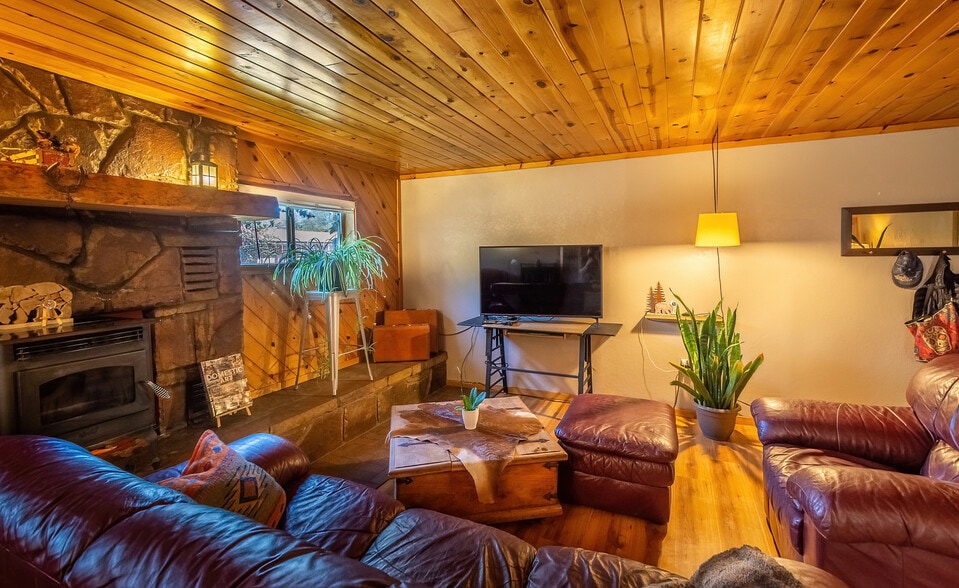 More Photos Of 627 Sudderth Dr, Ruidoso Hotel For Sale