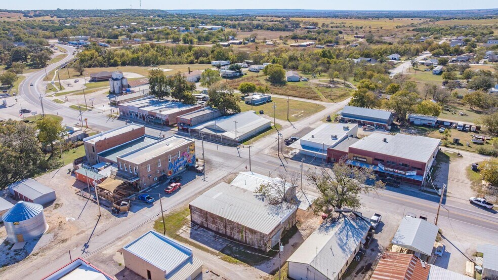 More Photos Of 4153 3rd St, Walnut Springs General Retail For Sale