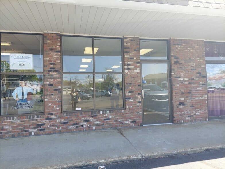 More Photos Of 35 Lowell St, Wilmington Storefront For Lease