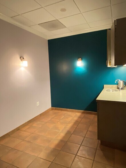 More Photos Of 1717 Champa St, Denver Hotel For Lease