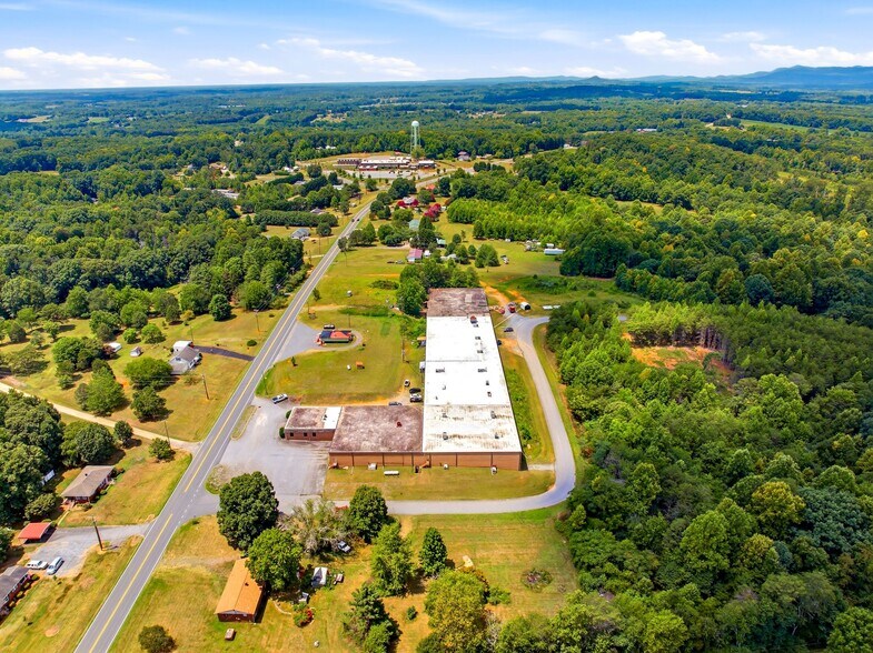More Photos Of 7514 NC Hwy 10, Vale Manufacturing For Lease