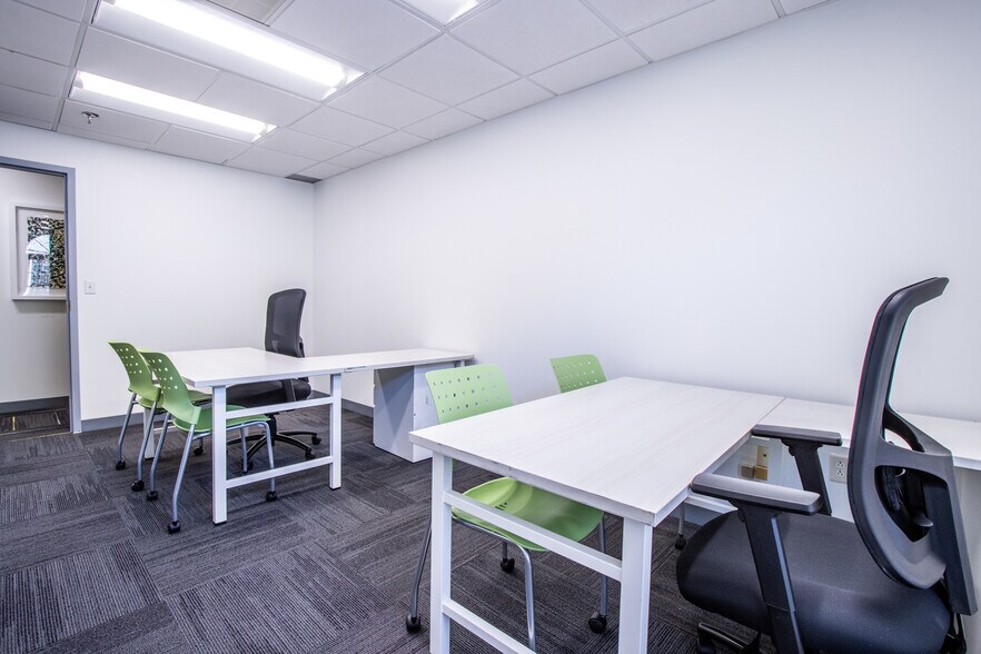 More Photos Of 800 Turnpike St, North Andover Coworking Space