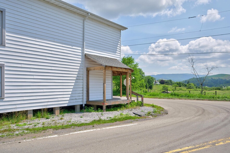 More Photos Of 11 Mount Zion Rd, Elk Creek Freestanding For Sale