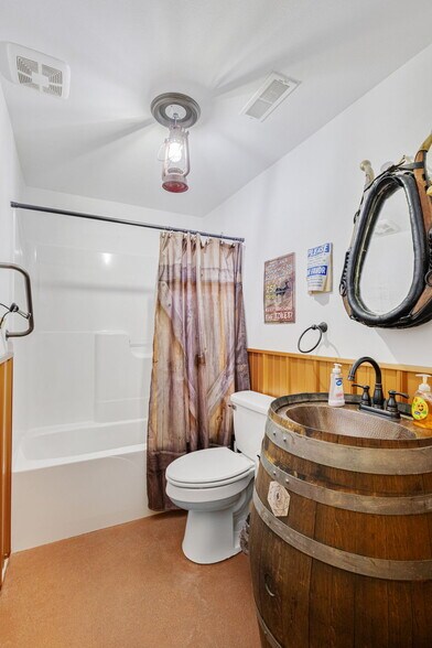 More Photos Of 714 N Saint Mary St, Pilot Knob Freestanding For Sale