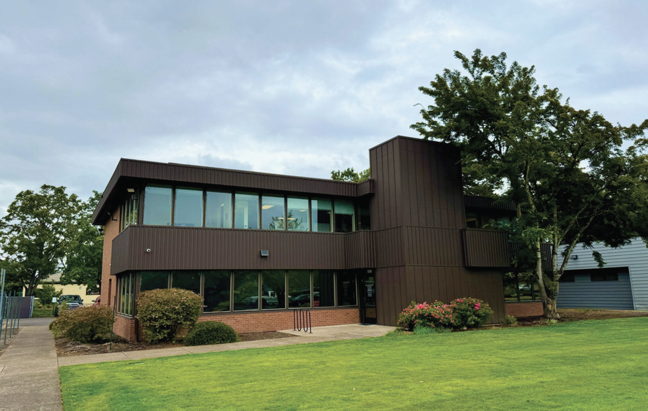 Primary Photo Of 1090 Gateway Loop, Springfield Office For Lease