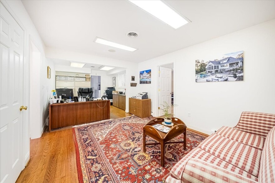 More Photos Of 611 Nursery Rd, Westminster Office For Sale